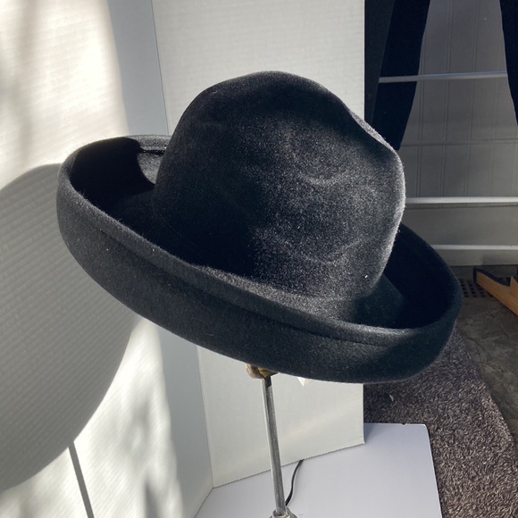 Black Eric Javits Hat - Picture 2 of 4